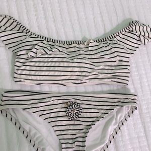 Black & White Stripped Vince Camuto 2 Piece Bathing Suit w/ Adjustable Strap